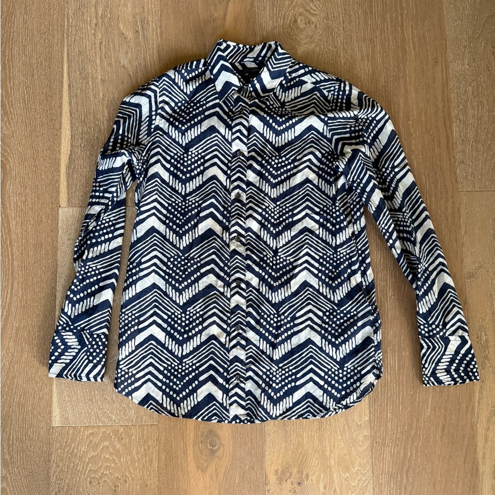 J Crew Womens Button Down Shirt in Chevron Navy White - Silk Blend - 2